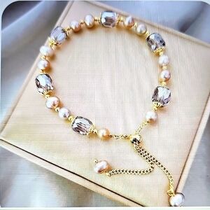 NWT Elegant Gold and Cream Pearl Bracelet Chinese Style